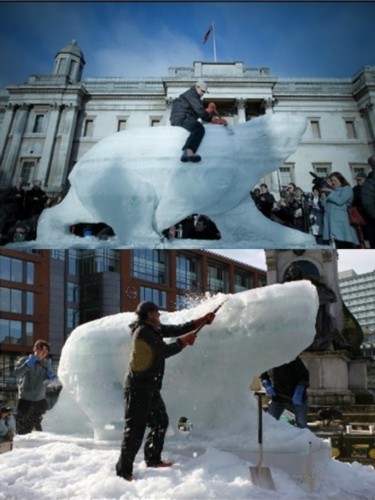 资料图:艺术家现场制作北极熊冰雕