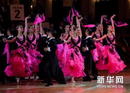 精彩纷呈:中国专业拉丁舞舞者亮相黑池舞蹈节