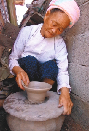 孟连县的傣族传统手工制陶
