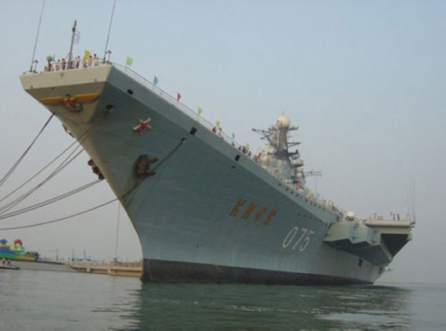 中国施琅号航母配源相控阵雷达 装两种