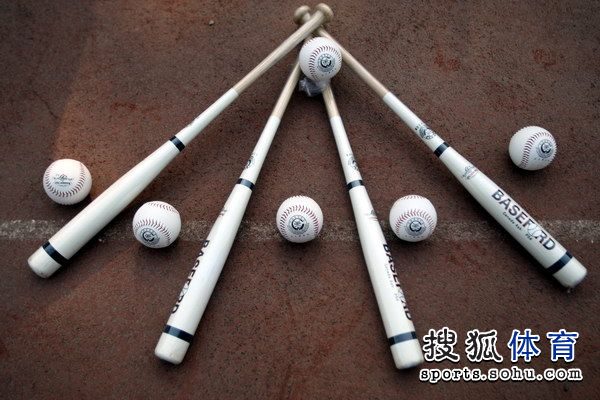 世界垒球日活动揭幕 中国将在学校普及软式垒球