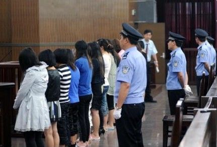 孕妇盗窃团伙杭州受审情节严重者获刑10年图
