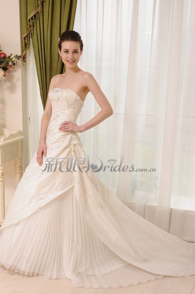 婚纱模板_婚纱礼服应该选清新婚纱样式,更显新娘魅力(2)