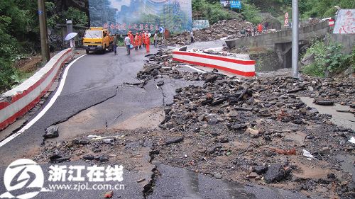 暴雨致临安淳安方向等6条省道受阻 出行请先拨96266(组图)