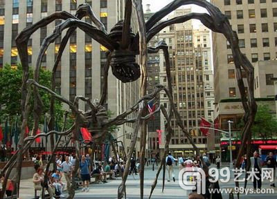 2001年至2008年,这只蜘蛛曾在圣彼得堡的冬宫博物馆,西班牙毕尔