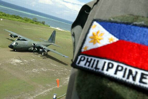 资料图：被菲律宾侵占的南沙中业岛上可起降C-130运输机。