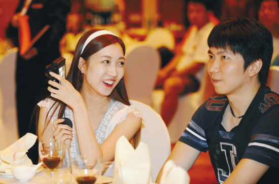 柳承敏和他的新娘. 张文魁摄