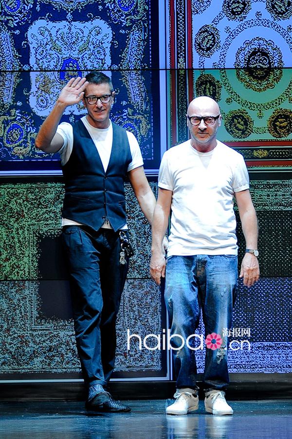 设计师:杜梅尼科·多尔奇(domenico dolce 和斯蒂芬诺·嘉班纳