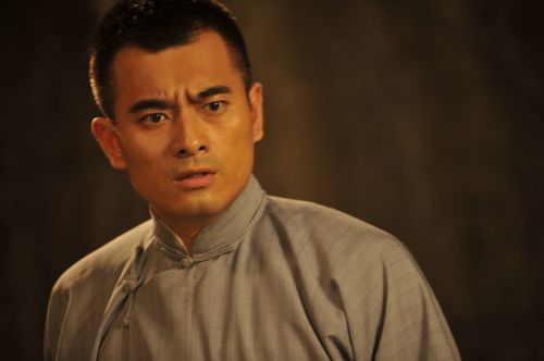 陈龙《新月魅影》杀青 不按常理出牌玩颠覆