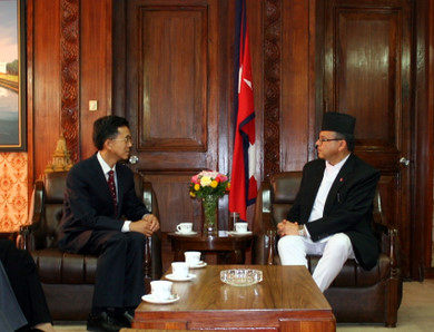 驻尼泊尔大使杨厚兰拜会尼总理卡纳尔(组图)