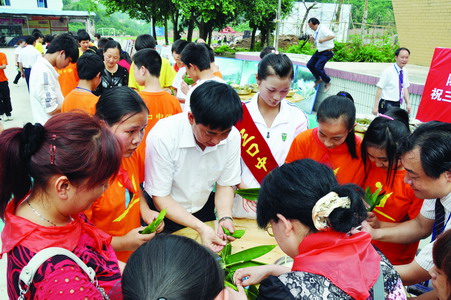 杨雨 李丽莎 摄影报道