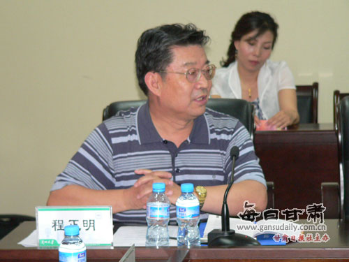省人大常委,农业委员会主任程正明出席首发式并发表热情洋溢的讲话 童