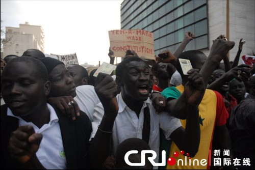 塞内加尔首都爆发大规模示威冲突(高清组图)