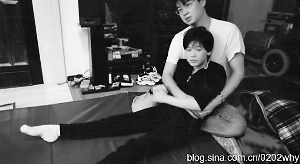 網上流傳的唯一一張桑蘭和薛偉森的合影,是1998年11月13日《紐約時報》采訪桑蘭時拍攝的一組照片中的一張。