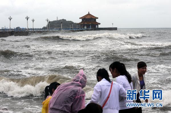 受米雷影响两船浙江海域遇险 30名船员全获