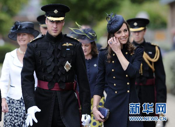 英国新王妃凯特出席军方授勋仪式(组图)