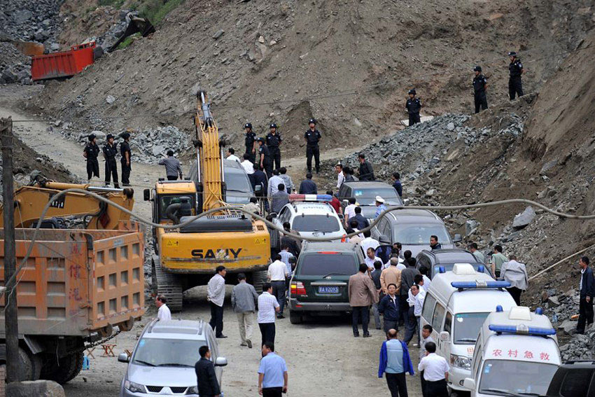 山西代县一铁矿山体垮塌致生活区被埋 9人死亡4人受伤