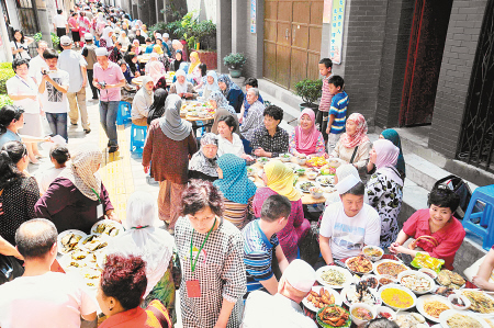 百家宴"煲"出邻里情(图)