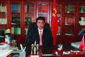 中共察右后旗旗委书记 张翔