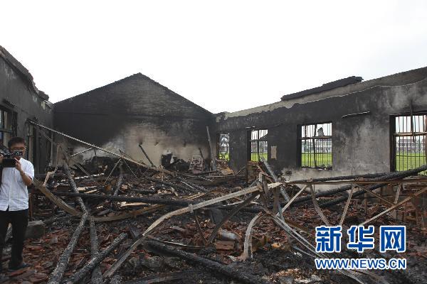 江苏南通一企业发生爆燃事故致4死11伤(组图)
