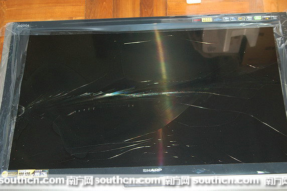 新电视机未用即破损 京东商城验货程序遭质疑