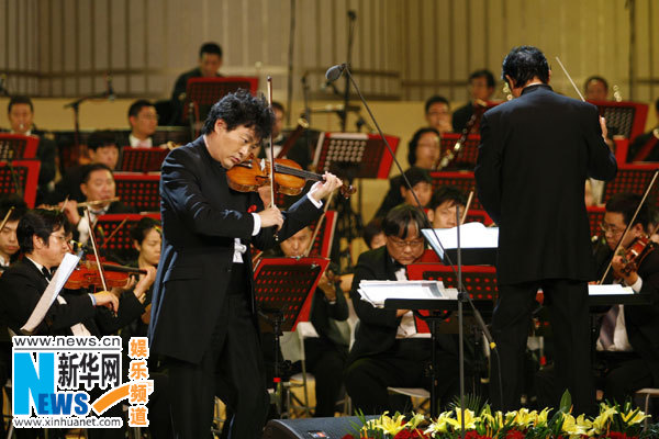 "乐鸣东方"音乐会将播 殷承宗将再奏《黄河》/图