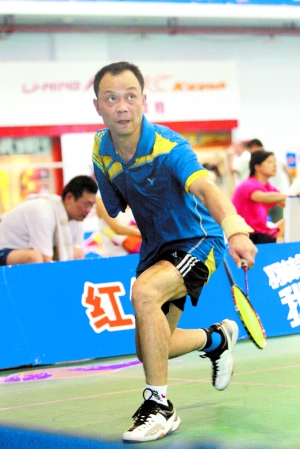 失去右臂不服输爱上运动