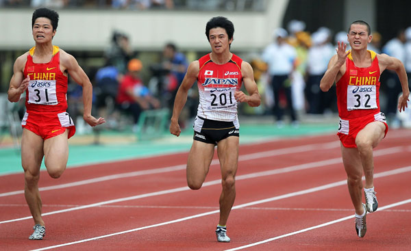 图文:亚锦赛小将百米夺冠 苏炳添在比赛中