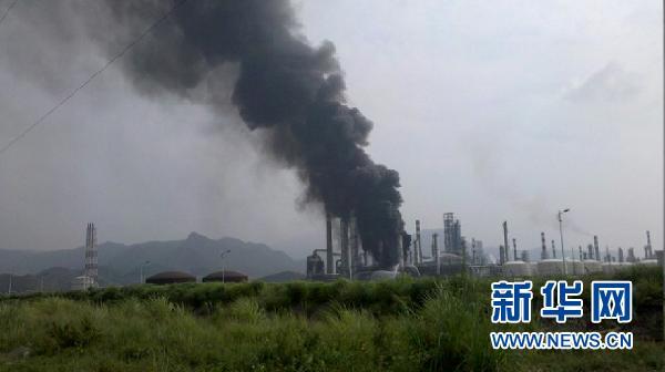 惠州大亚湾石化区一炼油厂发生火灾 暂无人员