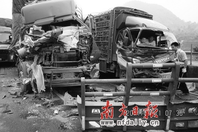 惨烈车祸现场.