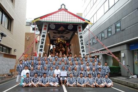 组图:日本九州迎来传统节日--博多祗园山笠节