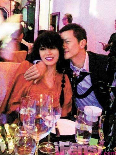 王菲李亚鹏.