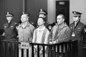 图中从左到右,分别是吴正查、叶长锋、施正赞。戴查摄