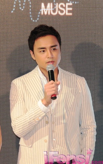 《幸福三顆星》探班 藍正龍楊謹華上演親熱戲