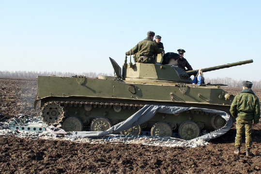 俄报:俄战车将装备新一代陶瓷装甲(图)