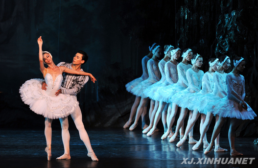 世界经典芭蕾舞剧《天鹅湖》亮相中国新疆国际