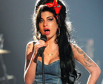 英国著名女歌手艾米-怀恩豪斯(amy winehouse)死于在北伦敦的家中,年