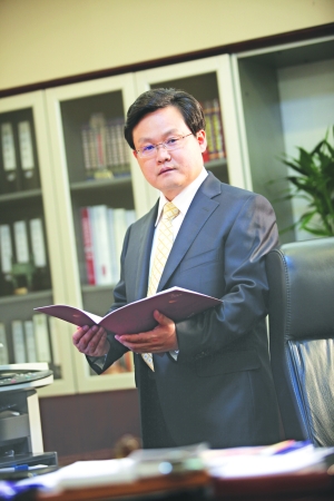 东吴基金管理公司总裁 徐建平(图)