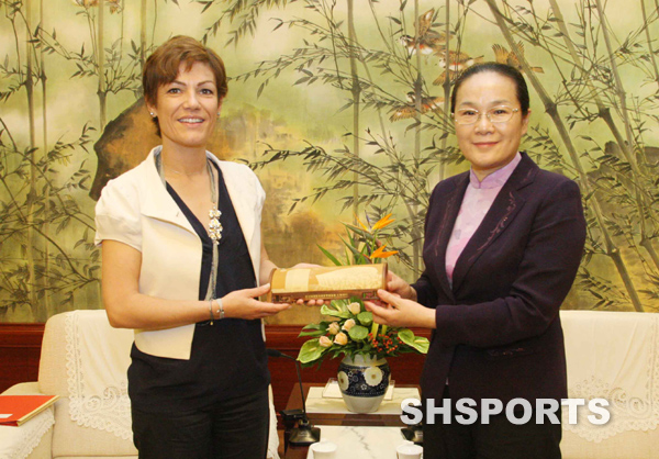 上海市副市长赵雯会见法国体育部长尚塔尔·茹