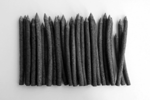 用艺术学校各种废料制成的铅笔