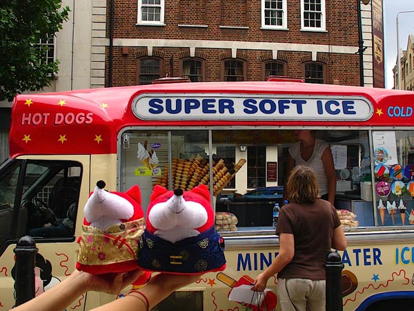 图文：搜狐探访伦敦狐狐和英国街头的冰淇淋车-搜狐体育