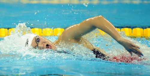 图文:女子4x200米自由泳决赛 庞佳颖拼尽全力