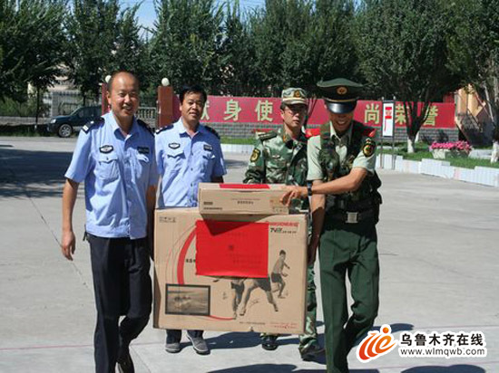 石河子市城区看守所慰问武警驻所中队(组图)