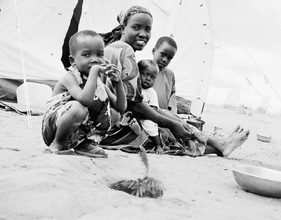 索马里难民在苦难中追寻希望(第一现场)(图)