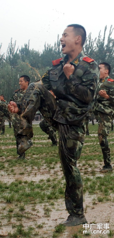 据悉,这是该支队根据季节性特点,专为机动部队官兵制定的高强度