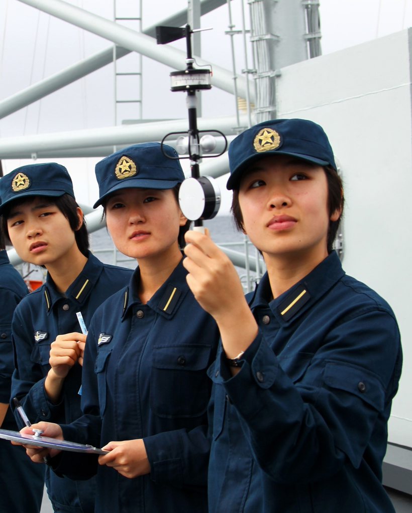 高清:中国海军未来女舰艇指挥员首次远海实习