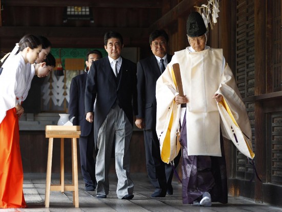 日本50余议员战败日参拜靖国神社 菅直人内阁无人拜鬼