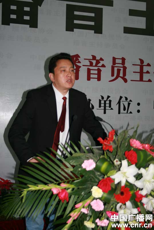 媒体新闻滚动_搜狐资讯   方明还谈到,具体到播音员,主持人,要善于