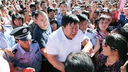万民送行官员真的不是作秀?(图)