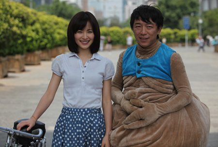 江一燕担任电影《假装情侣》女主角